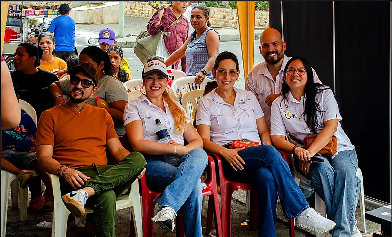 Equipo de Somos Aurora en la brigada médica
